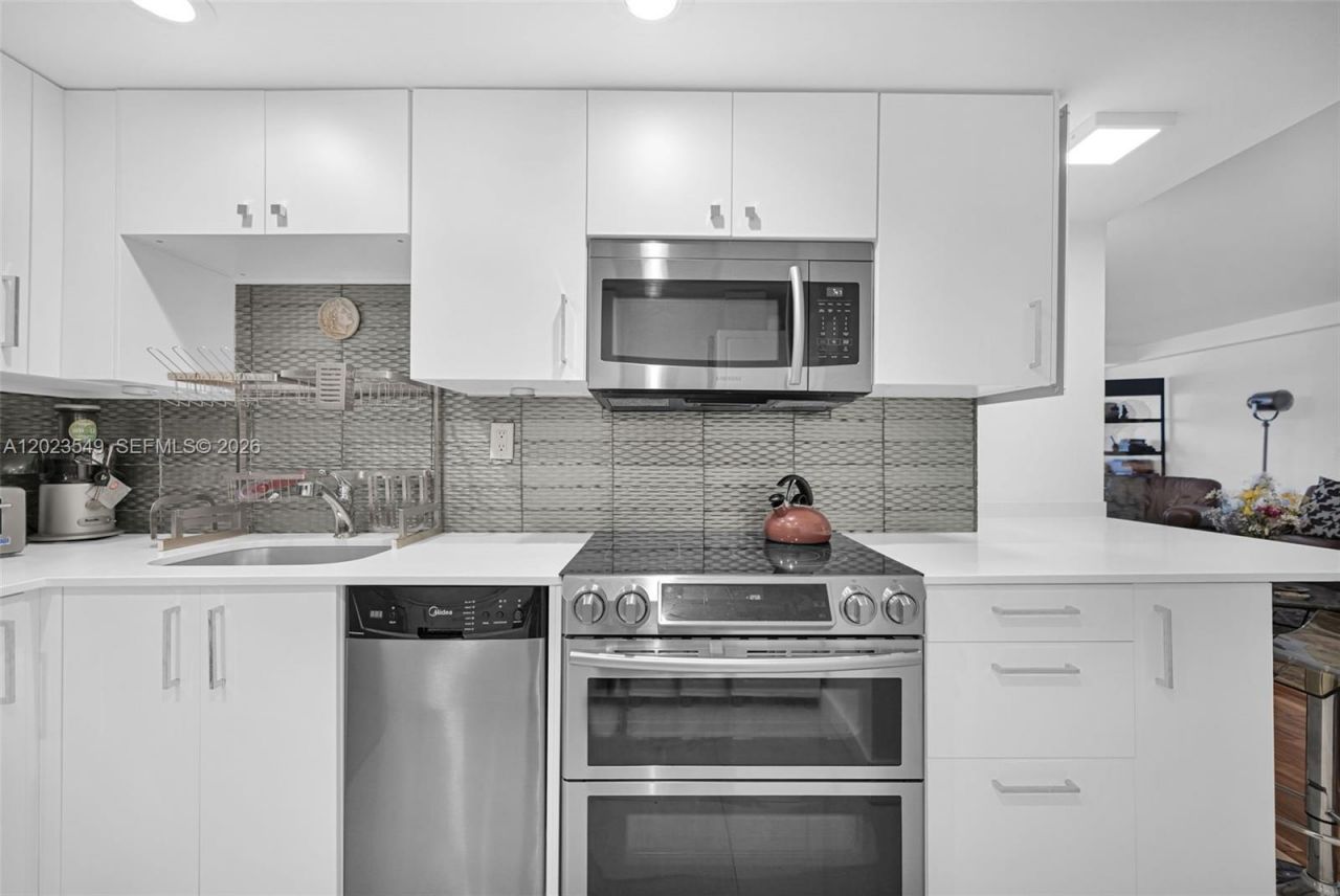 2401 Collins Ave, Unit 504, Miami Beach, FL 33140 Photo