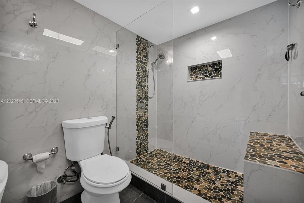 2401 Collins Ave, Unit 504, Miami Beach, FL 33140 Photo