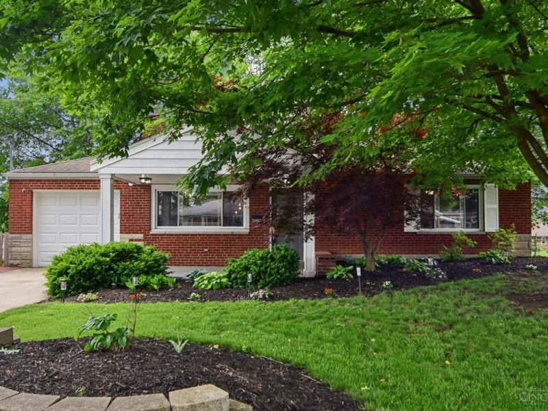 5692 Lauderdale Drive, Cincinnati, OH 45239 Photo 1