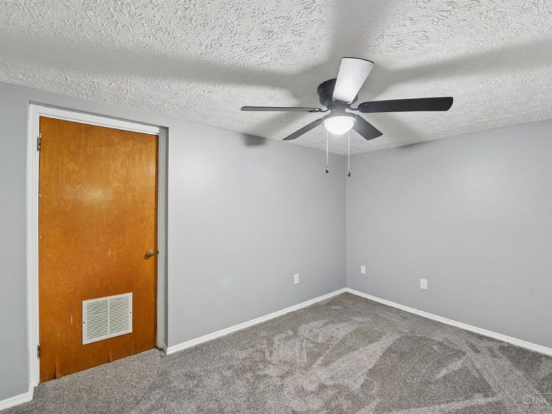 5692 Lauderdale Drive, Cincinnati, OH 45239 Photo 36