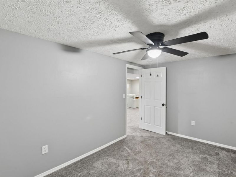 5692 Lauderdale Drive, Cincinnati, OH 45239 Photo 38