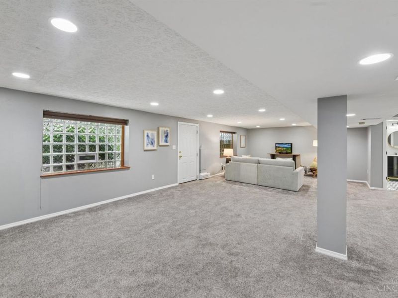 5692 Lauderdale Drive, Cincinnati, OH 45239 Photo 39