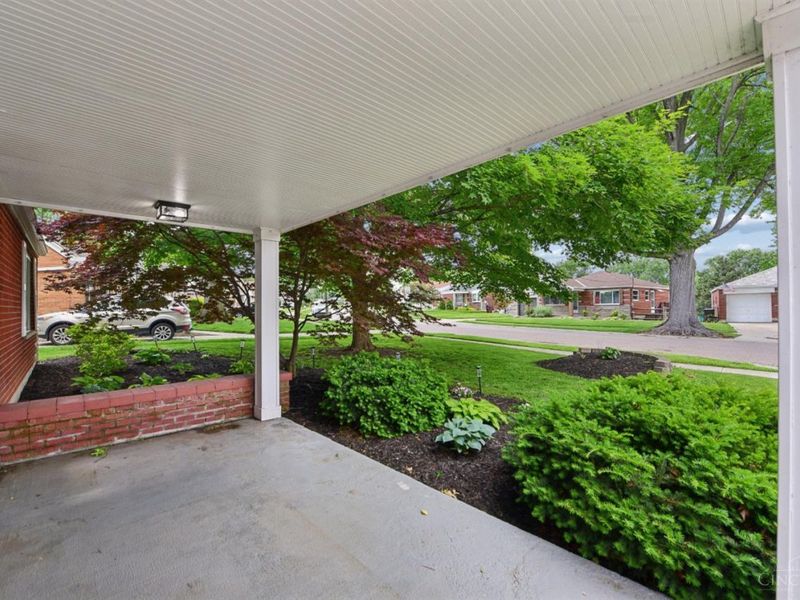 5692 Lauderdale Drive, Cincinnati, OH 45239 Photo 4