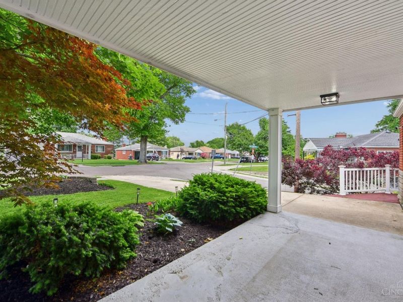 5692 Lauderdale Drive, Cincinnati, OH 45239 Photo 5