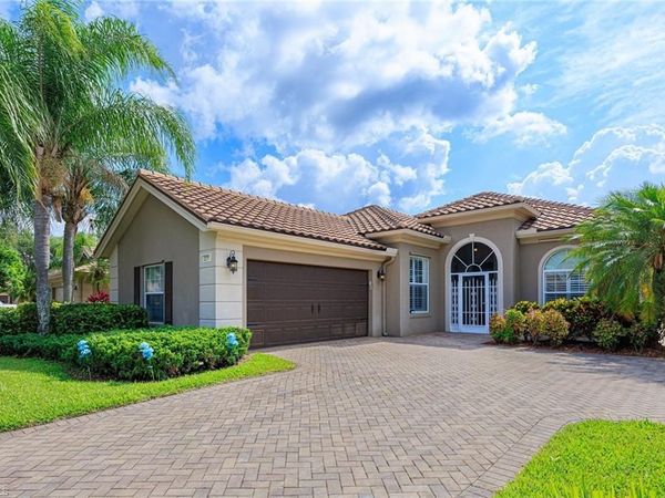 2271 Heydon CIR W, NAPLES, FL 34120