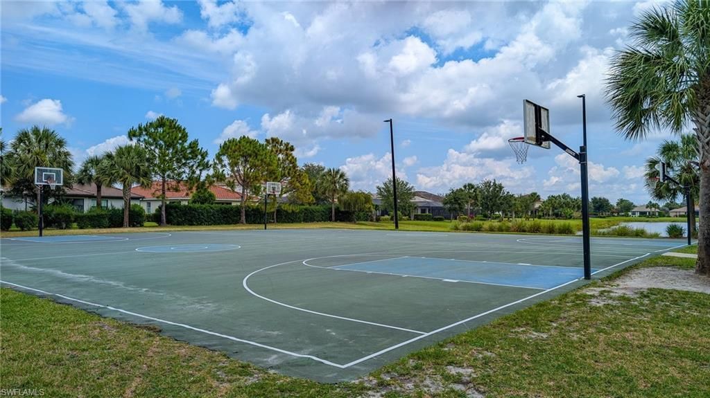 2271 Heydon Cir W, Naples, FL 34120 Photo