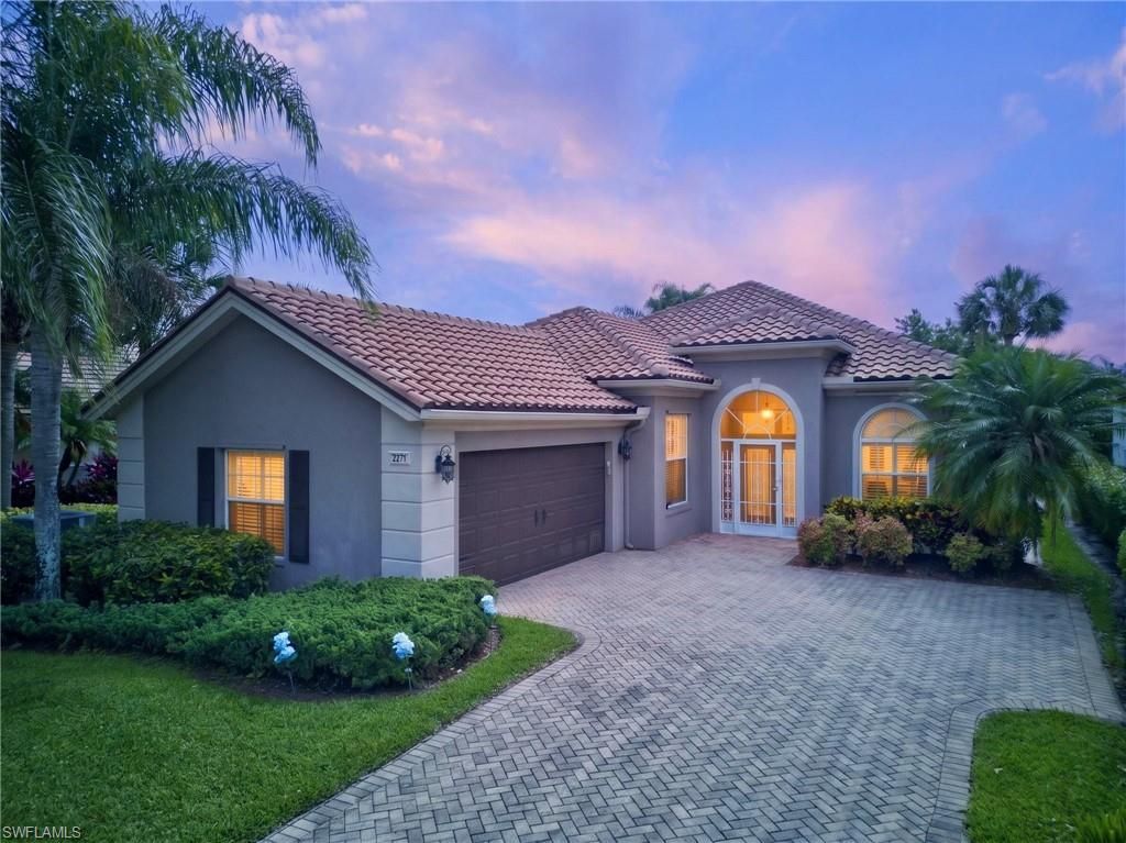 2271 Heydon Cir W, Naples, FL 34120 Photo