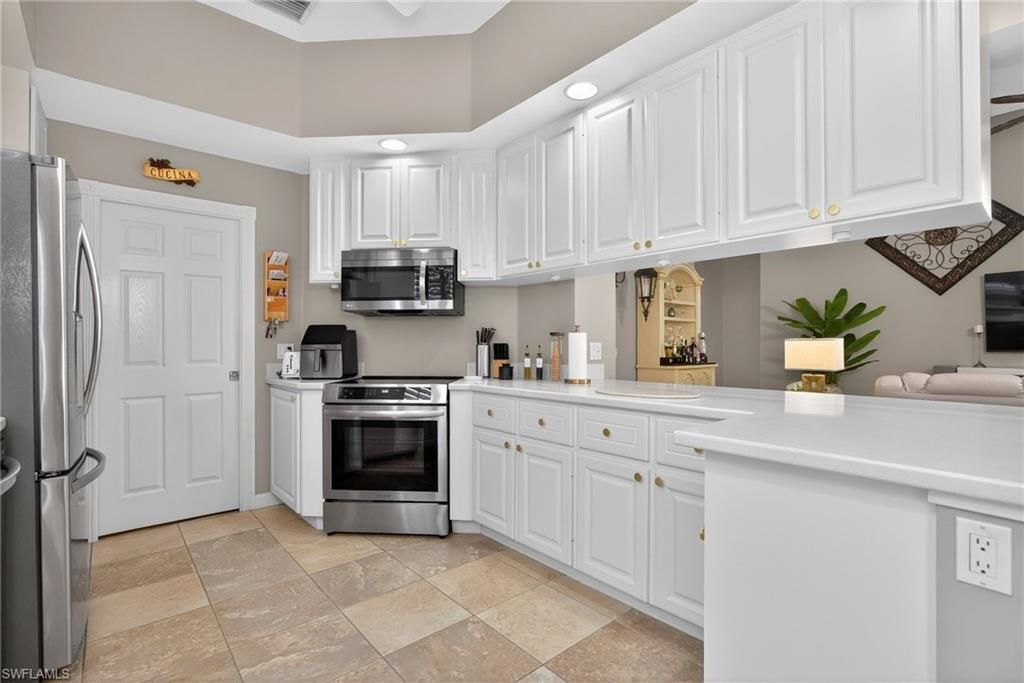 2271 Heydon Cir W, Naples, FL 34120 Photo