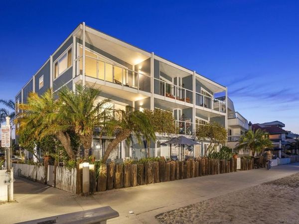3630 Bayside Walk, Unit B, San Diego, CA 92109