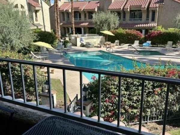 2700 Lawrence Crossley Road, Unit 18, Palm Springs, CA 92264