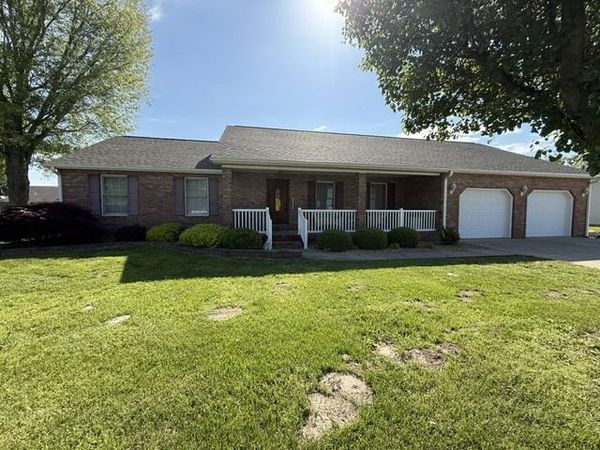 1303 N Magnolia Drive , Marion, IL 62959