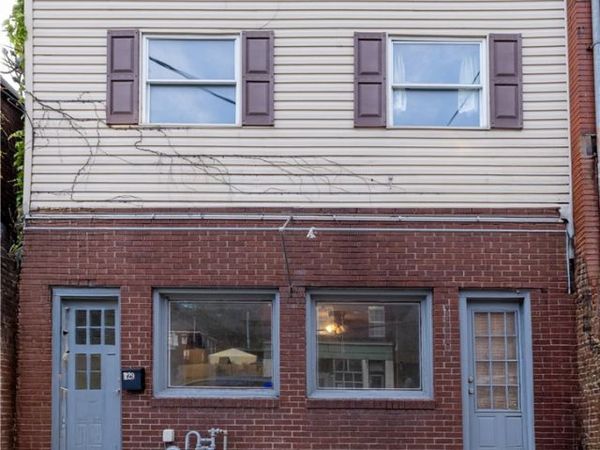 429-431 Cavitt Ave, Trafford, PA 15085