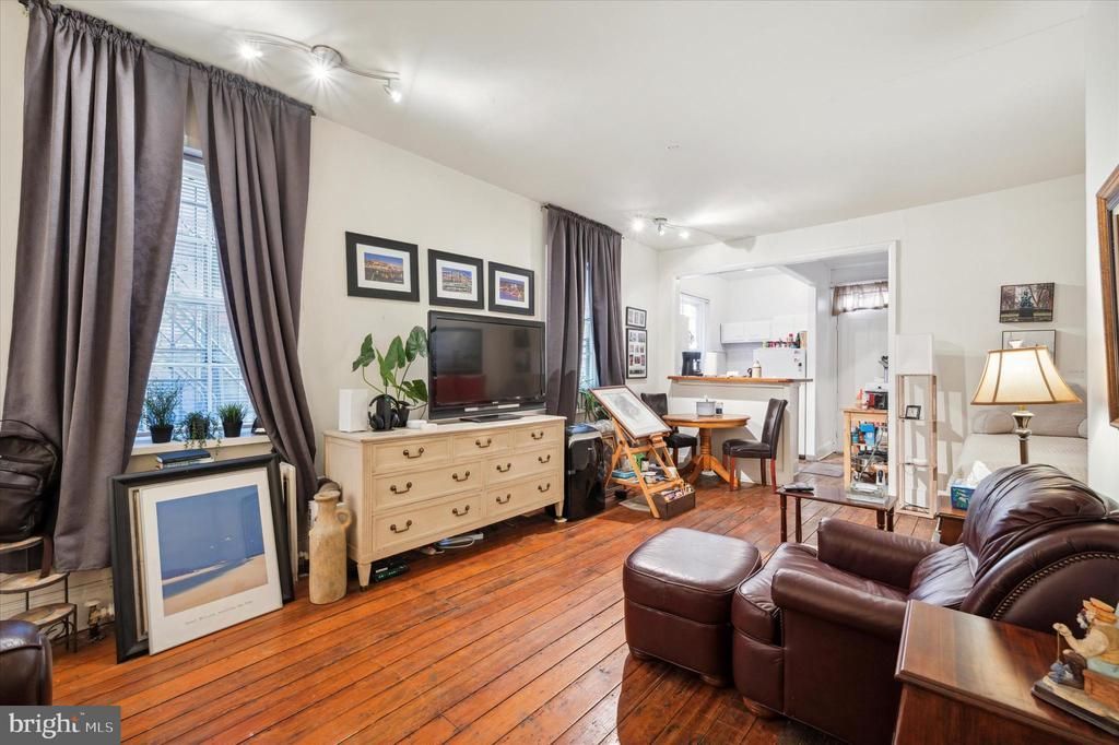 1815 Pine Street, Unit 1R, Philadelphia, PA 19103 Main Photo