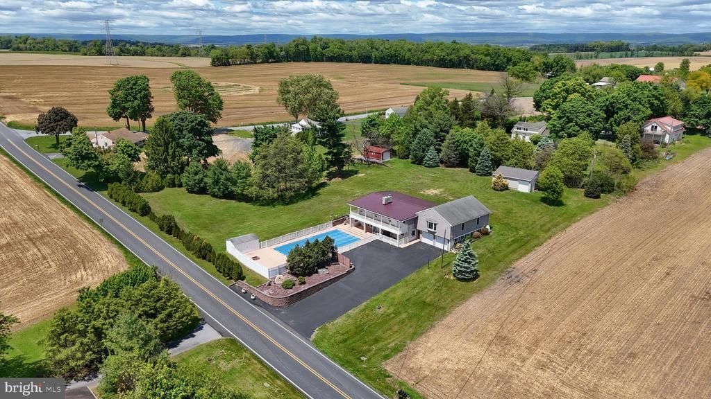 535 E KERCHER AVENUE, LEBANON, PA 17046