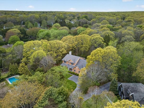 9 Briarsweet Lane, East Hampton, NY 11937