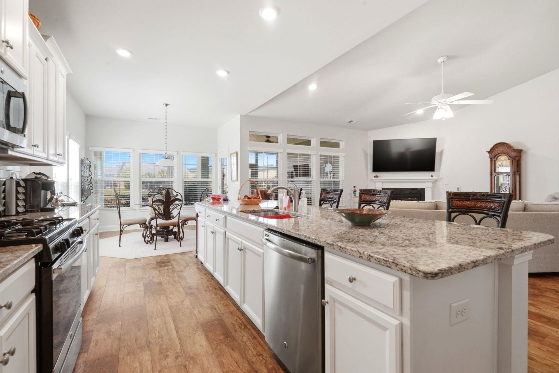 237 Sherwood Dr.  Photo 8
