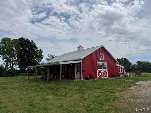 151 E Doc Lin Drive , Sparta, IL 62286