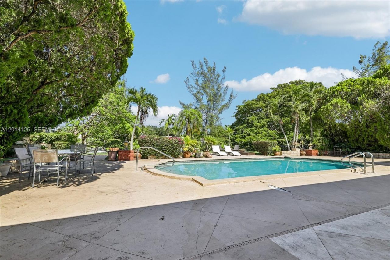 19805 NE 22nd Ave , Miami, FL 33180 Photo