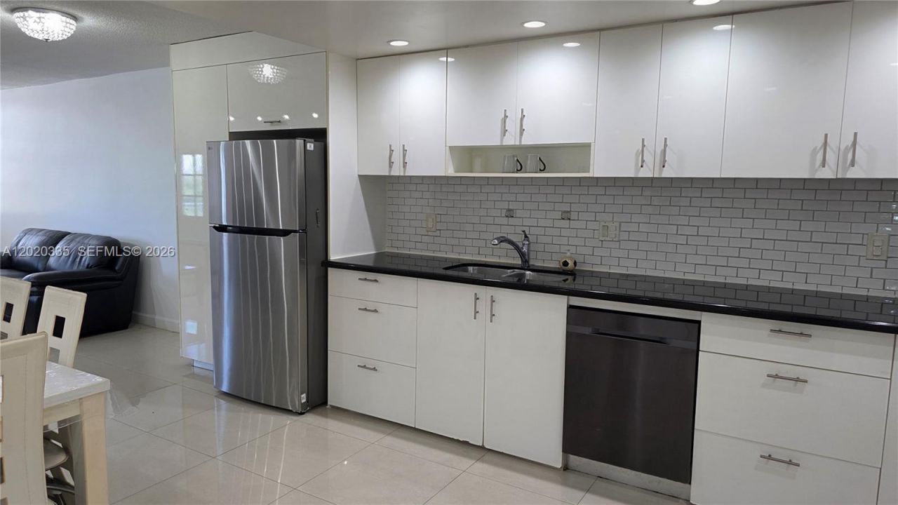 1351 NE Miami Gardens Dr, Unit 511E, Miami, FL 33179 Photo