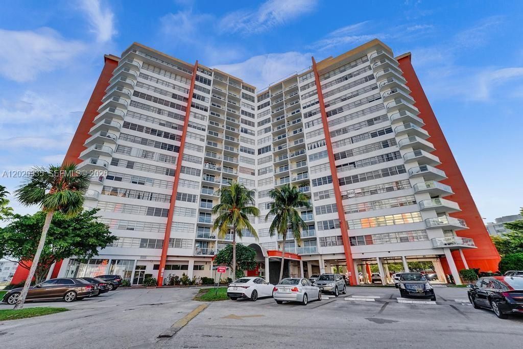 1351 NE Miami Gardens Dr, Unit 511E, Miami, FL 33179 Photo