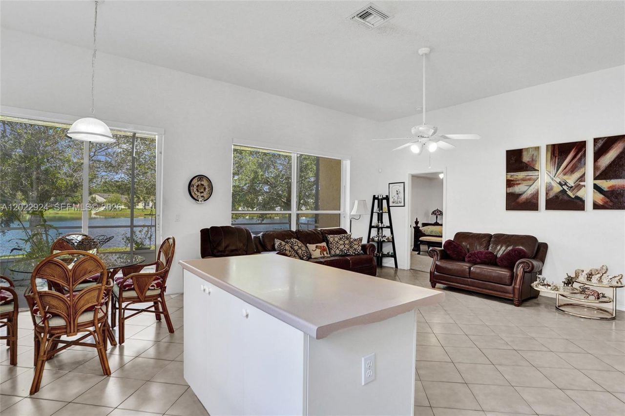 1155 NW 132nd Ave, Pembroke Pines, FL 33028 Photo