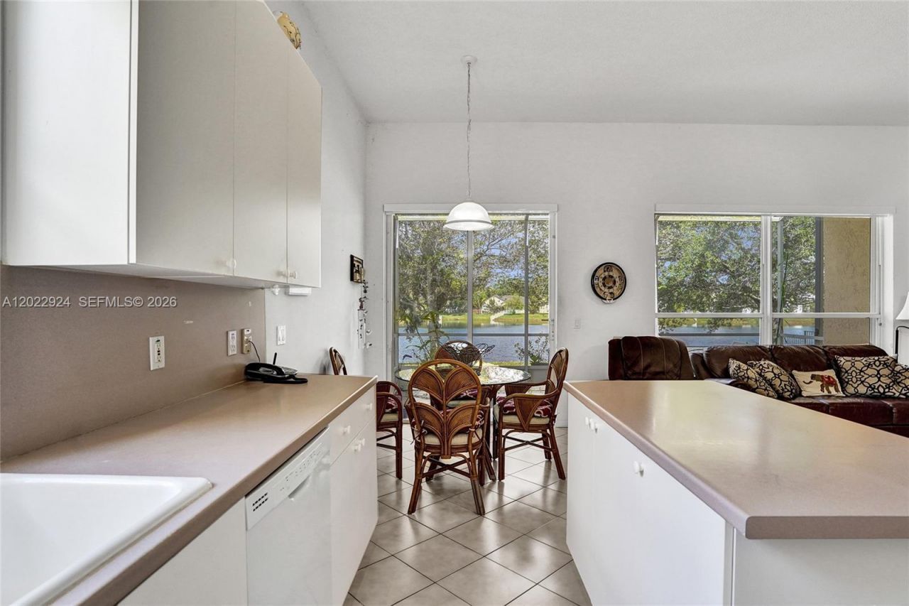 1155 NW 132nd Ave, Pembroke Pines, FL 33028 Photo