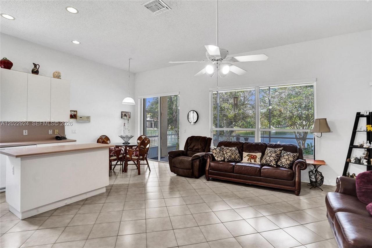1155 NW 132nd Ave, Pembroke Pines, FL 33028 Photo