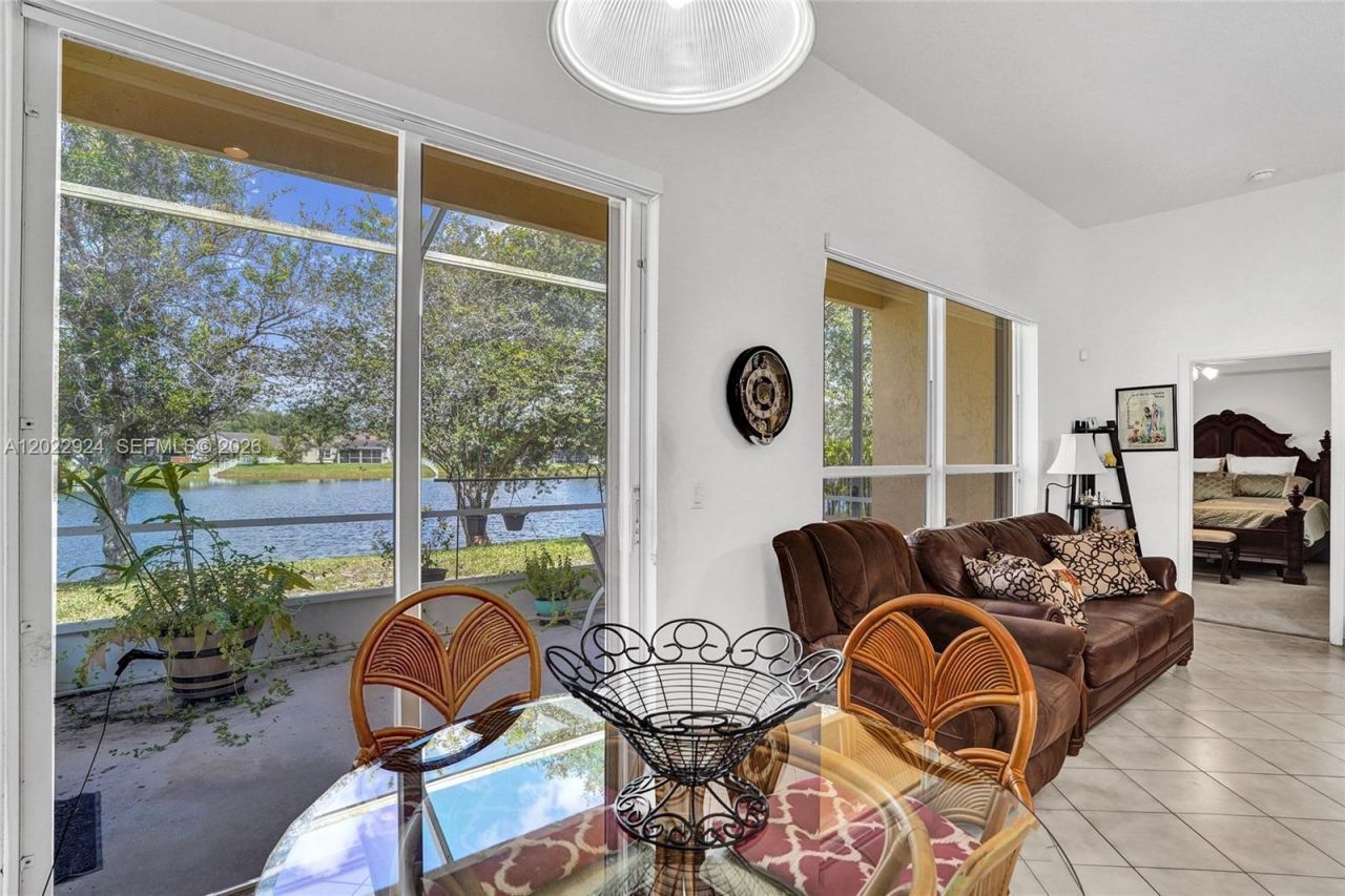 1155 NW 132nd Ave, Pembroke Pines, FL 33028 Photo