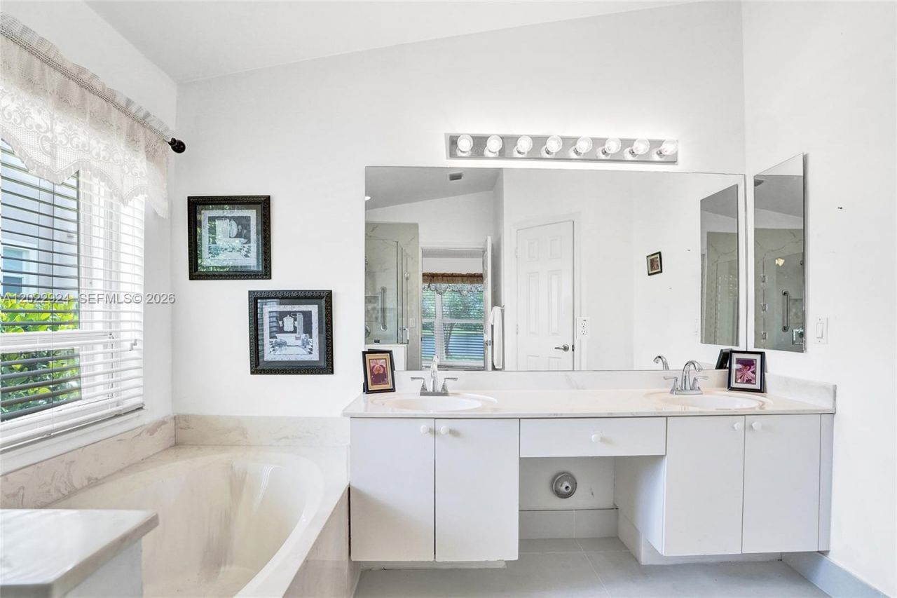 1155 NW 132nd Ave, Pembroke Pines, FL 33028 Photo