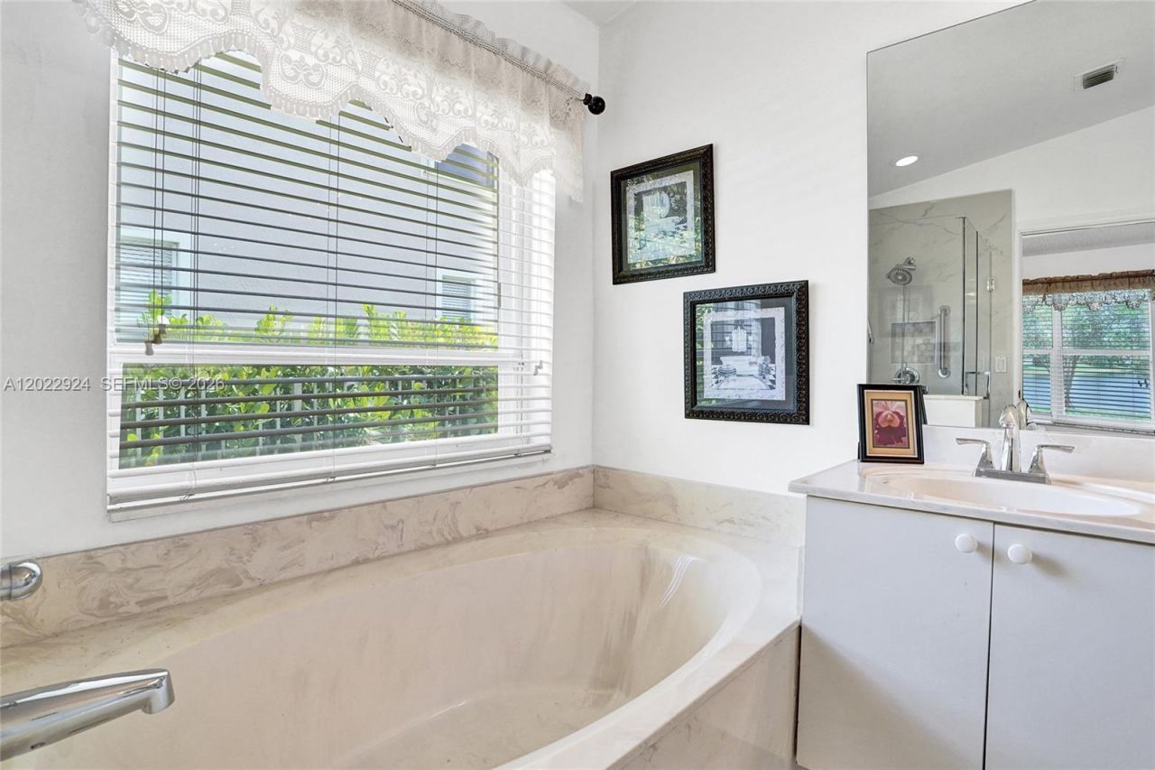 1155 NW 132nd Ave, Pembroke Pines, FL 33028 Photo