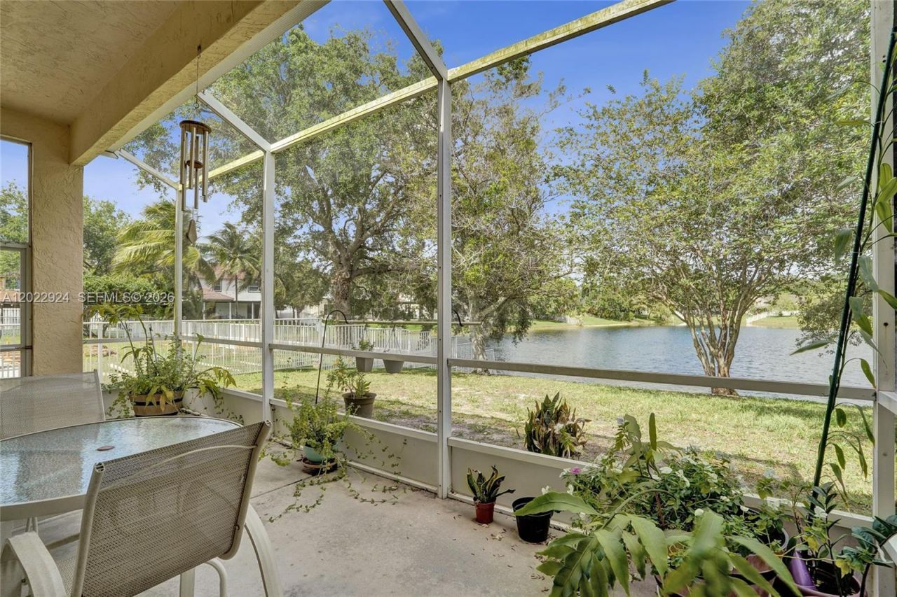 1155 NW 132nd Ave, Pembroke Pines, FL 33028 Photo