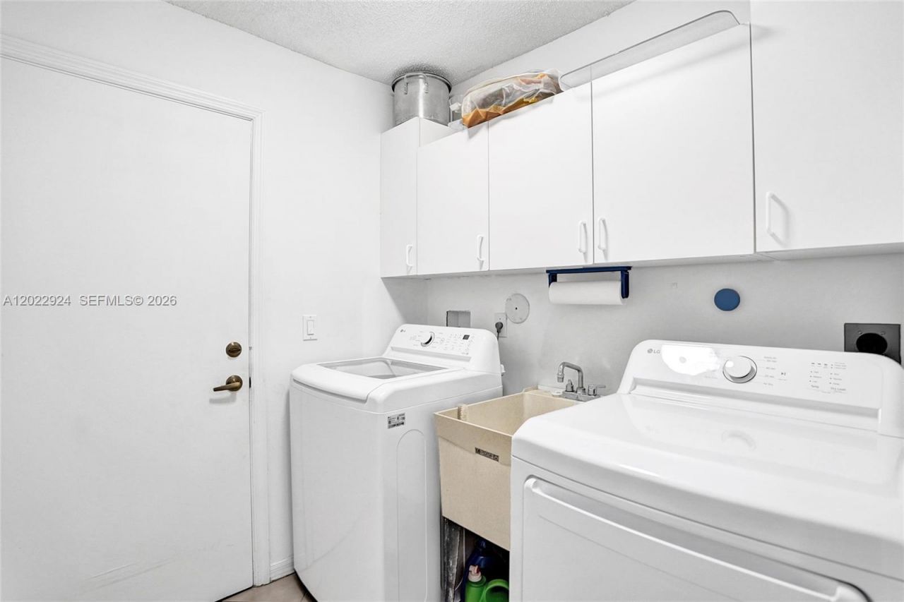 1155 NW 132nd Ave, Pembroke Pines, FL 33028 Photo
