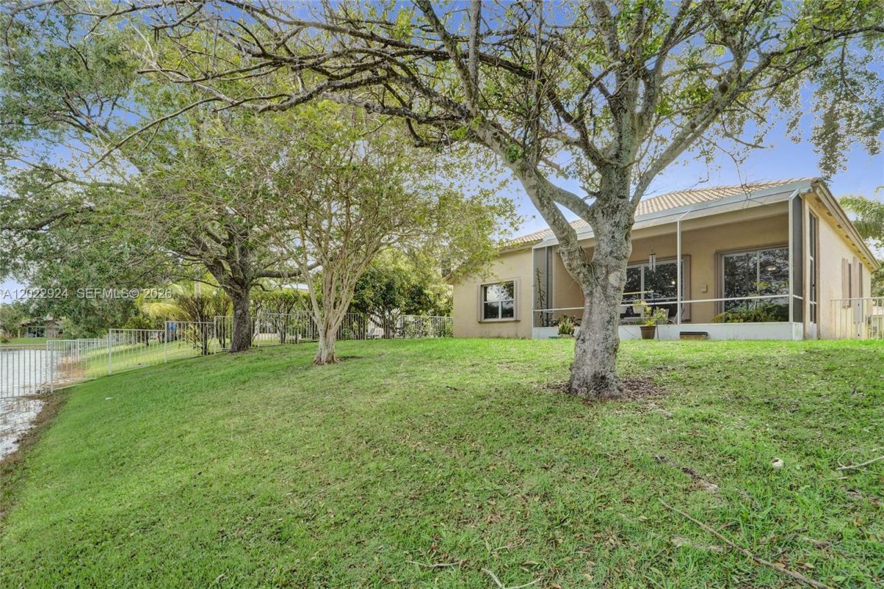 1155 NW 132nd Ave, Pembroke Pines, FL 33028 Photo