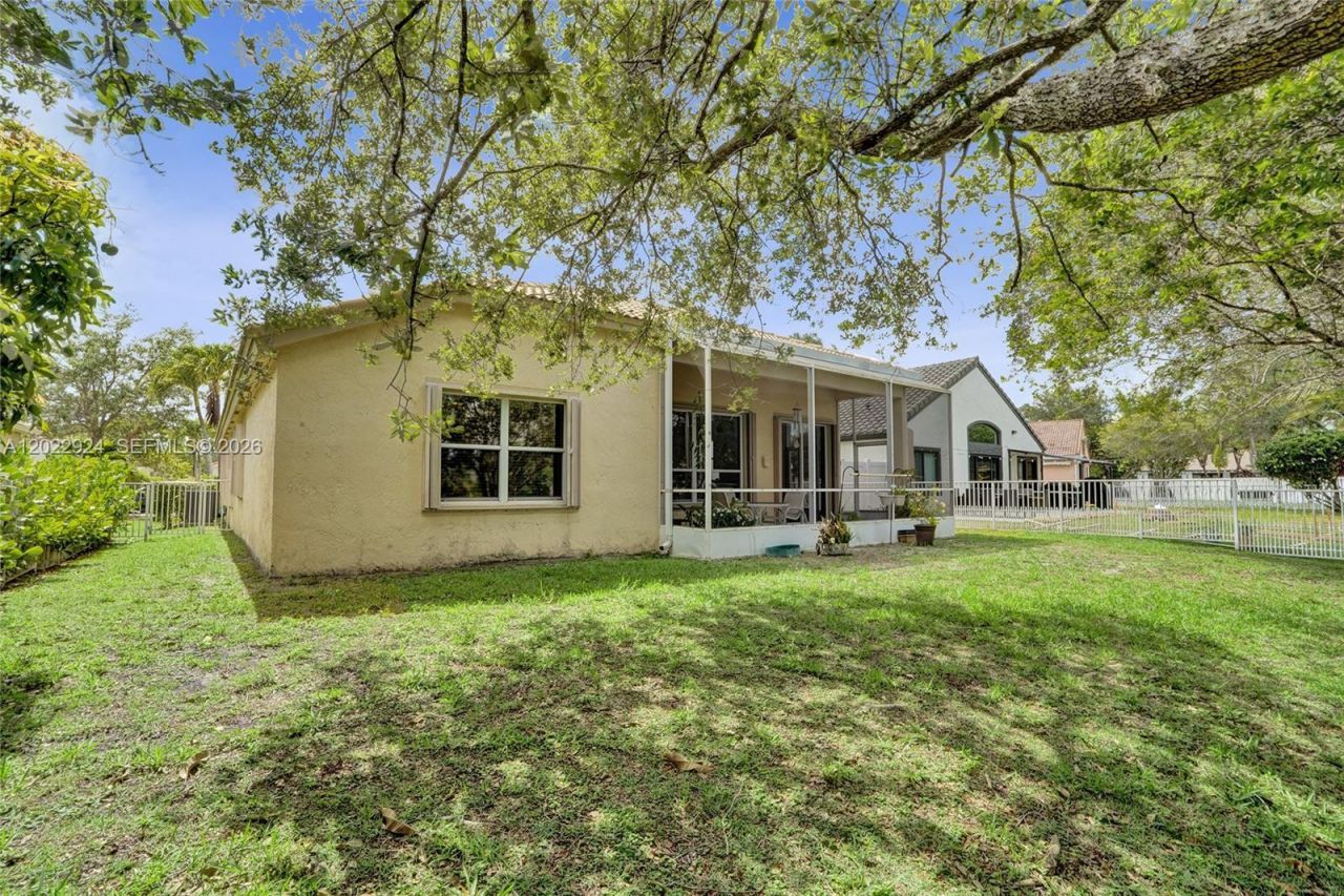 1155 NW 132nd Ave, Pembroke Pines, FL 33028 Photo