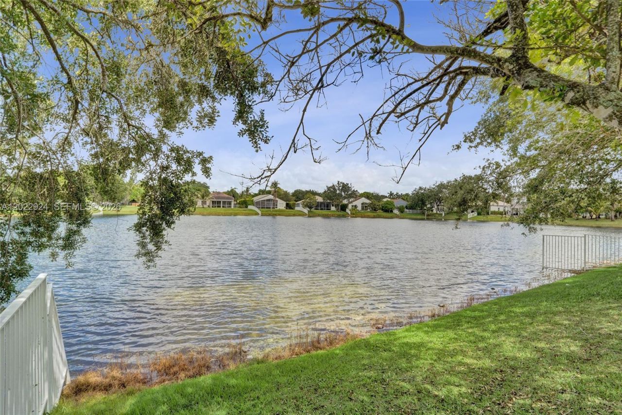 1155 NW 132nd Ave, Pembroke Pines, FL 33028 Photo