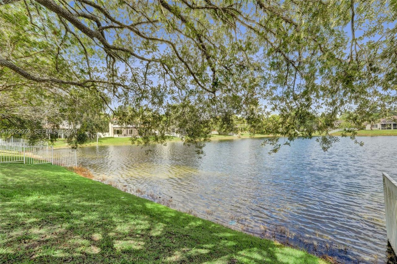 1155 NW 132nd Ave, Pembroke Pines, FL 33028 Photo