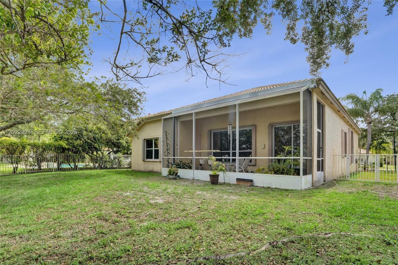 1155 NW 132nd Ave, Pembroke Pines, FL 33028 Photo