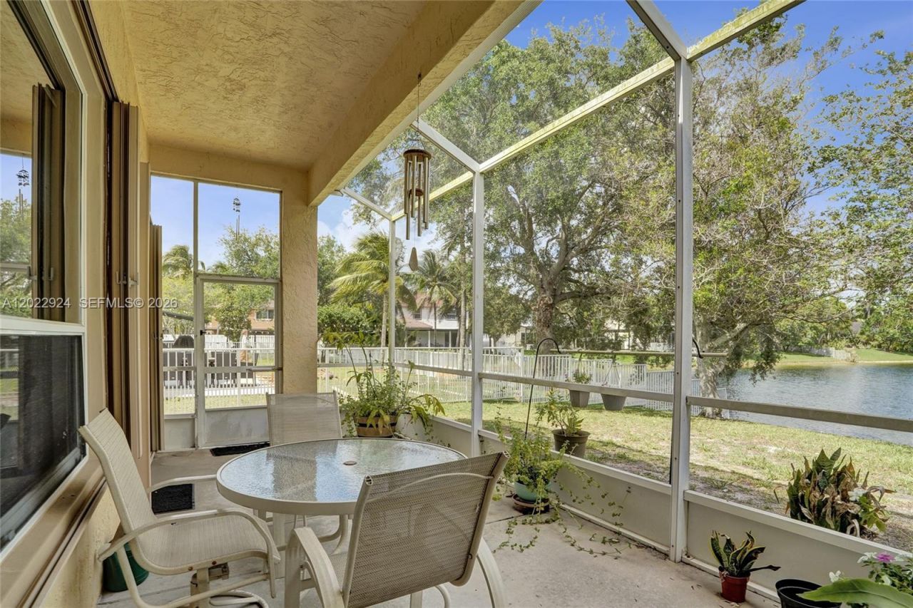 1155 NW 132nd Ave, Pembroke Pines, FL 33028 Photo