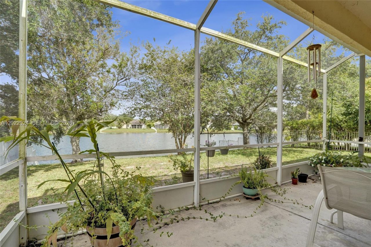 1155 NW 132nd Ave, Pembroke Pines, FL 33028 Photo