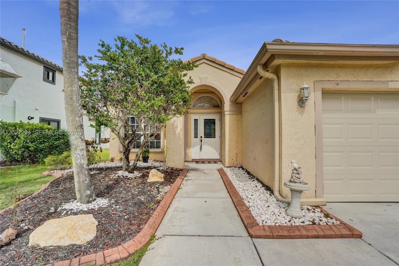 1155 NW 132nd Ave, Pembroke Pines, FL 33028 Photo