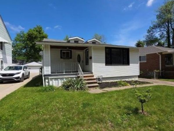 20632 Woodstock Avenue , Fairview Park, OH 44126