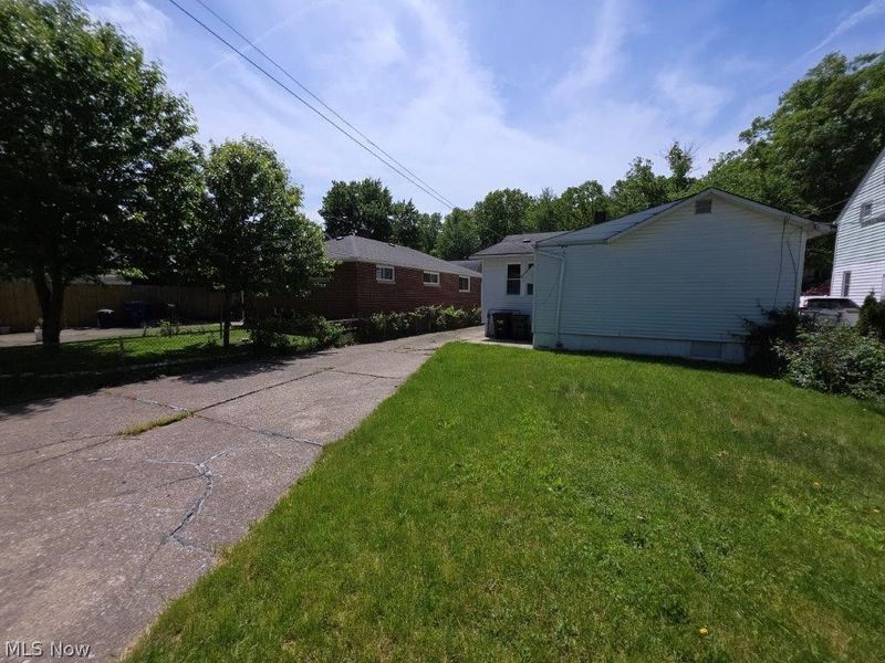 20632 Woodstock Avenue, Fairview Park, OH 44126 Photo 4
