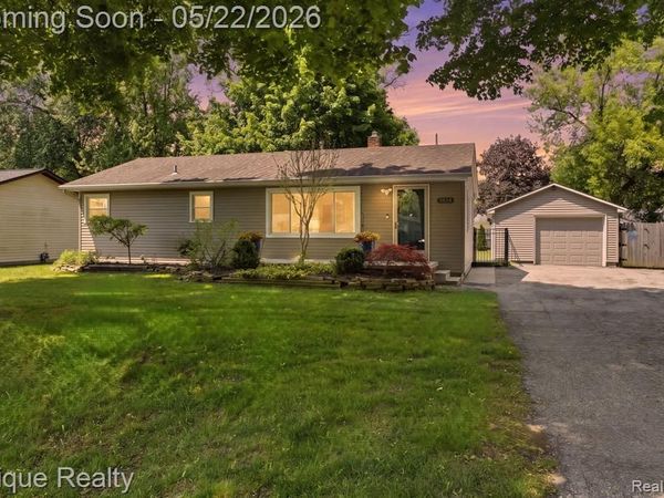 2624 Harrison Avenue, Rochester Hills, MI 48307