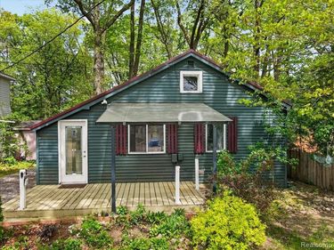 2086 Miles Road, Oregon Twp, MI 48446