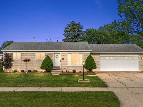 34564 Whittaker Street , Clinton Twp, MI 48035