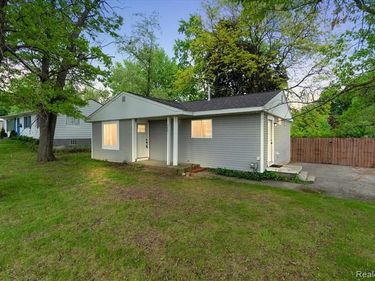 3061 Culbertson Avenue, Rochester Hills, MI 48307