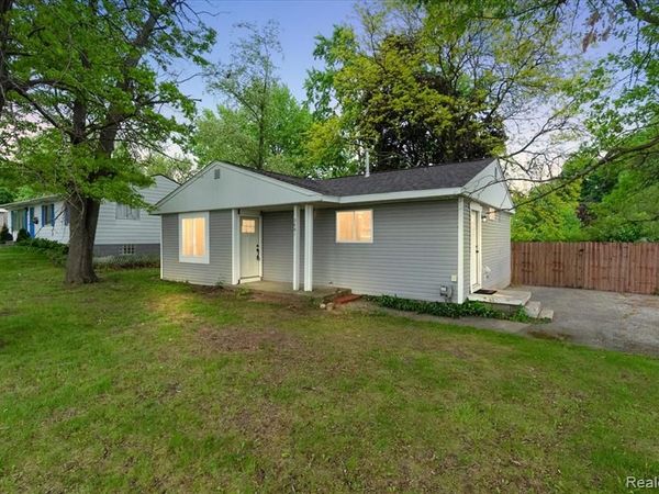 3061 Culbertson Avenue , Rochester Hills, MI 48307