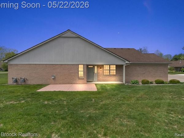 25258 Julianna Drive, Chesterfield Twp, MI 48051