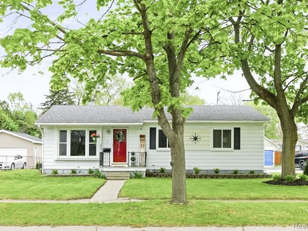 2824 Peavey Street , Port Huron, MI 48060