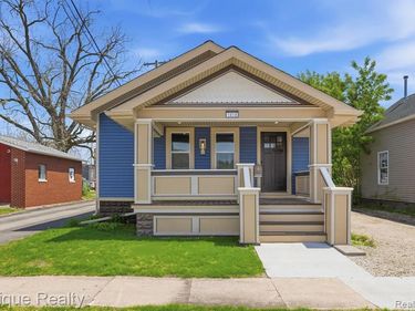 1418 8th Street, Port Huron, MI 48060